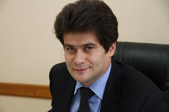 Мэр Екатеринбурга предложил закрыть школы и детсады города на карантин