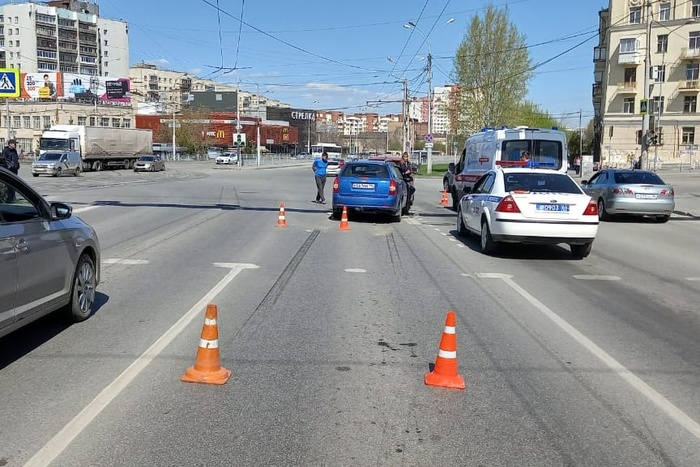 Два ребенка пострадали в аварии на проспекте Космонавтов в Екатеринбурге