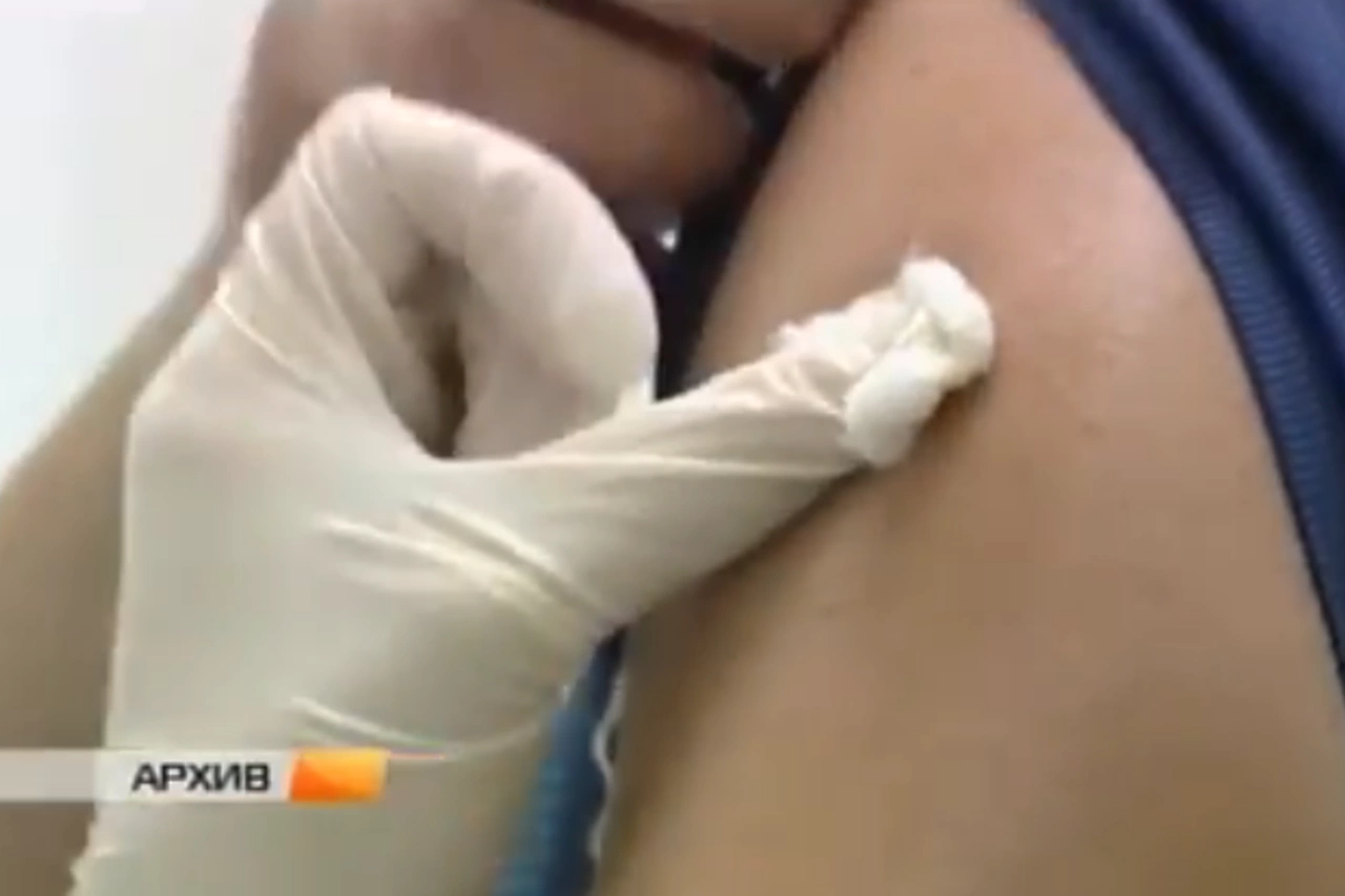 Савинова назвала сроки возобновления вакцинации от клещевого энцефалита