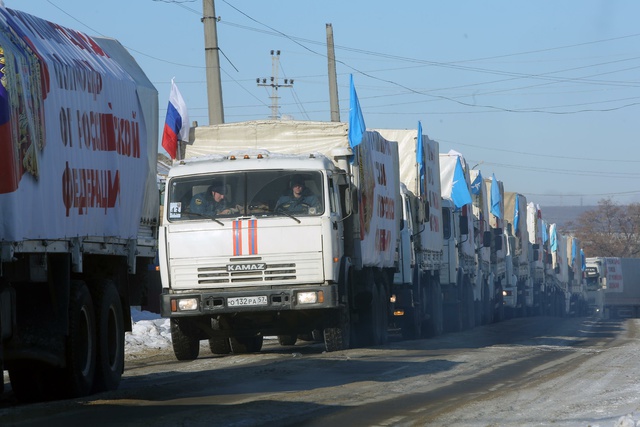 Грузовики гуманитарного конвоя прибыли на границу с Украиной
