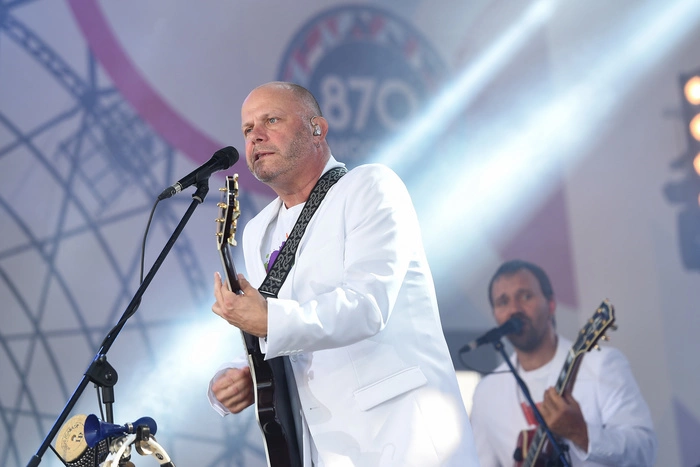 Кортнев вслед за Макаревичем указал на истеричность русских