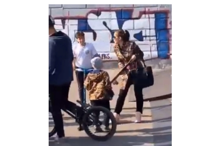 Молодая мать огрела «доской» чужого ребенка в скейт-парке Саратова