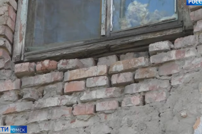 В Омске делающие капремонт в общежитии строители установили на кухне унитазы