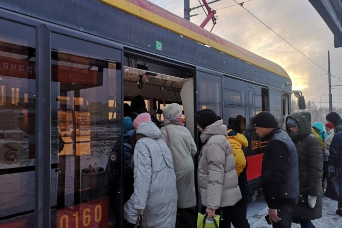 Нет денег — ходи пешком: депутат из Екатеринбурга призвал повысить стоимость проезда в транспорте