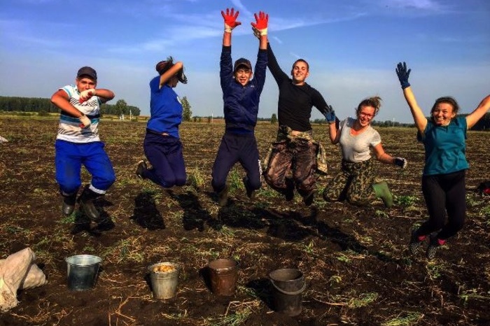 Студенты-аграрии в Екатеринбурге на год обеспечили себя картофелем и овощами