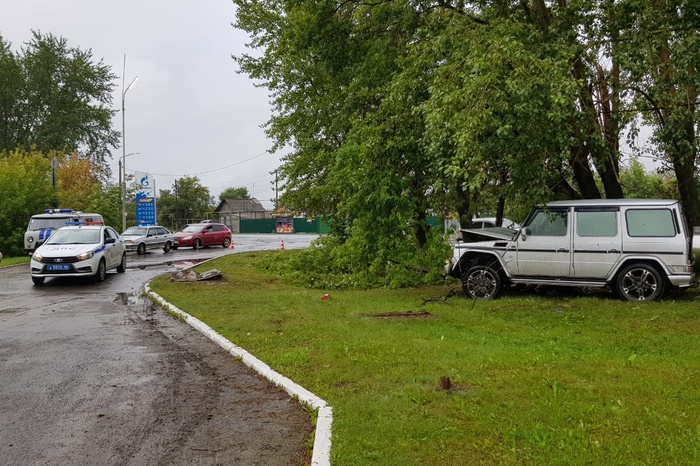 Пассажир перевернувшегося «Мерседеса» погиб в Богдановиче