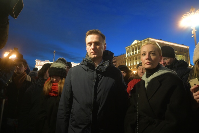 Французские журналисты перепутали рэпера Хаски с блогером Навальным