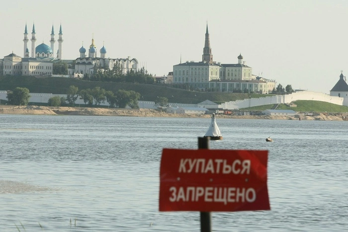Теперь только в бассейнах. В области не осталось безопасных водоемов для купания