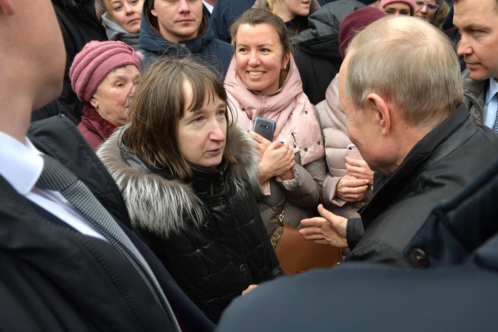 Путин ответил простой петербурженке, как прожить на 10 800