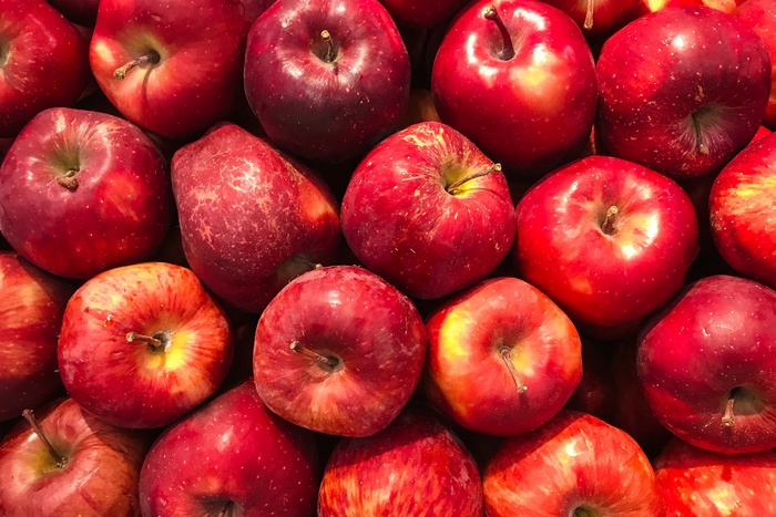 В Екатеринбурге на полках магазинов появятся тонны зараженных яблок