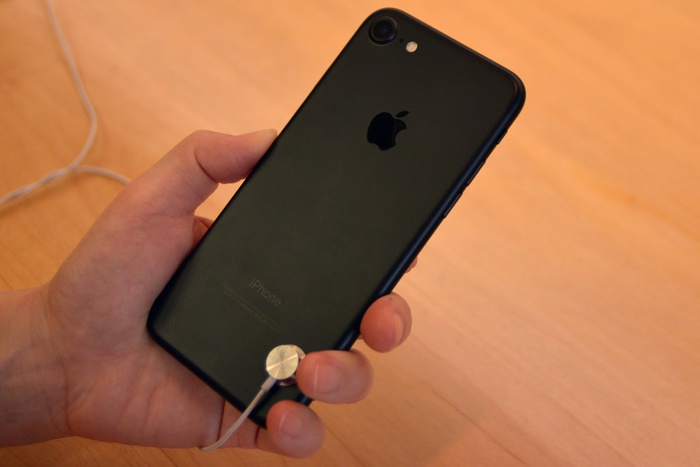 ФАС начала проверку цен на iPhone 7