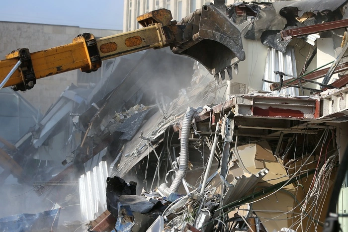 Приставы снесли на Уралмаше кафе «Серый волк»