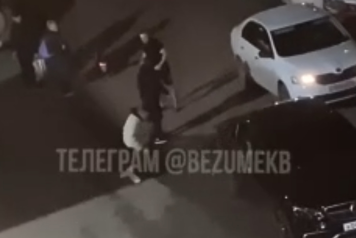 На Сортировке владелец легковушки избил подростка и его бабушку