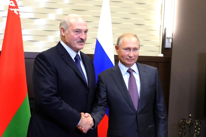 Лукашенко начал просить у России еще один миллиард долларов