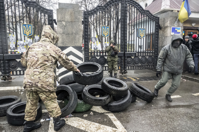 Бойцы «Айдара» начали штурм Минобороны Украины