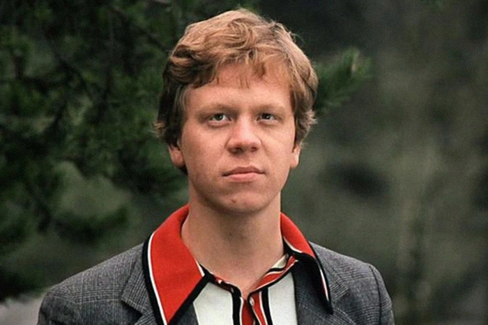 Умер сыгравший Леньку в фильме «Любовь и голуби» актер