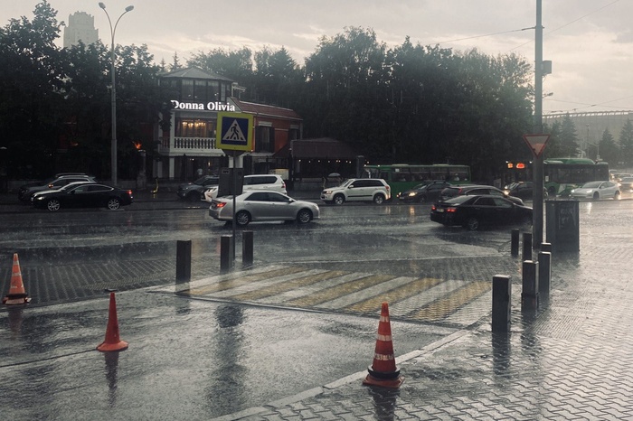 В Екатеринбурге пошёл долгожданный дождь!