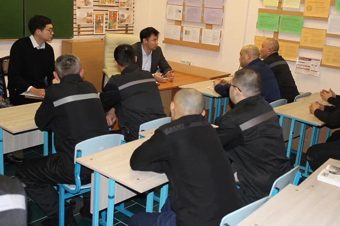 Киргизские дипломаты посетили осужденных соотечественников в екатеринбургской ИК