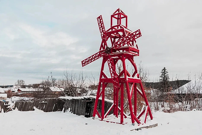 Художник из Северодвинска установил арт-объект в Сысерти (ФОТО)