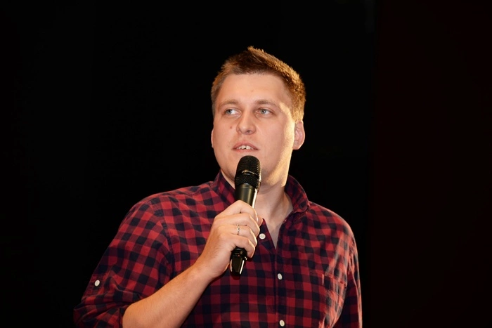 Уральский шоумен из Comedy club покинул Екатеринбург