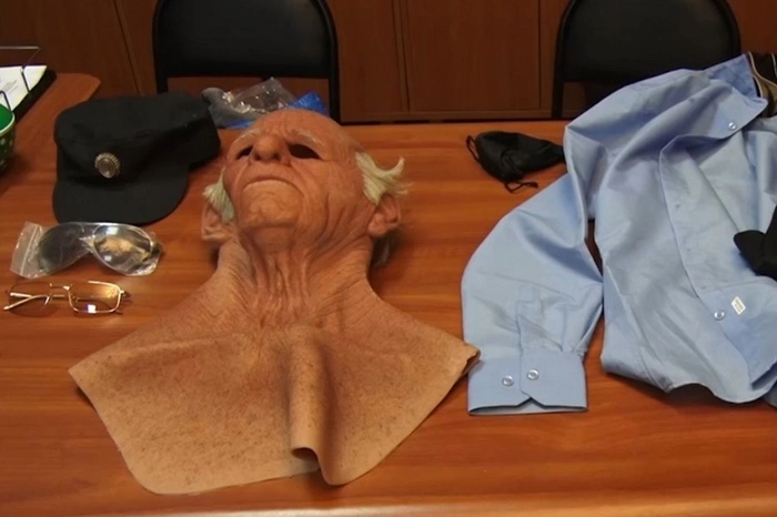 Бывший инкассатор грабил банкоматы в Пензе, надевая маску старика