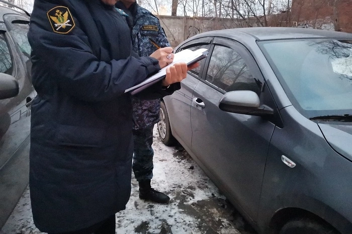 За долг по ЖКХ владелец лишился иномарки