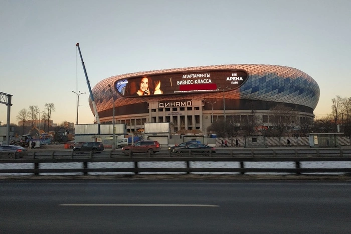 Грузовик насмерть сбил главу департамента Минобрнауки в Москве