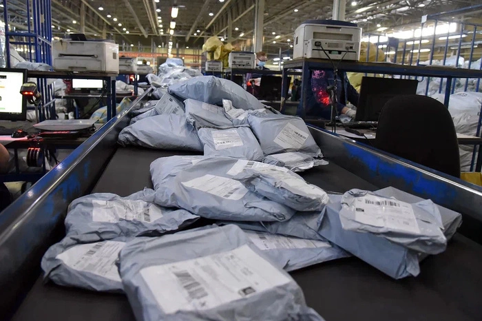 Руководство екатеринбургской таможни не согласилось с закрытием пункта сортировки посылок в Кольцово