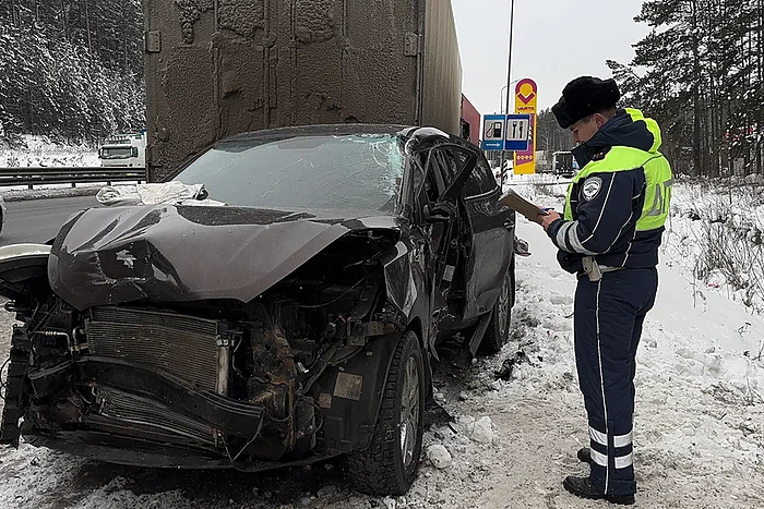 Десятимесячный ребенок пострадал на Пермском тракте по вине лихача во встречной машине