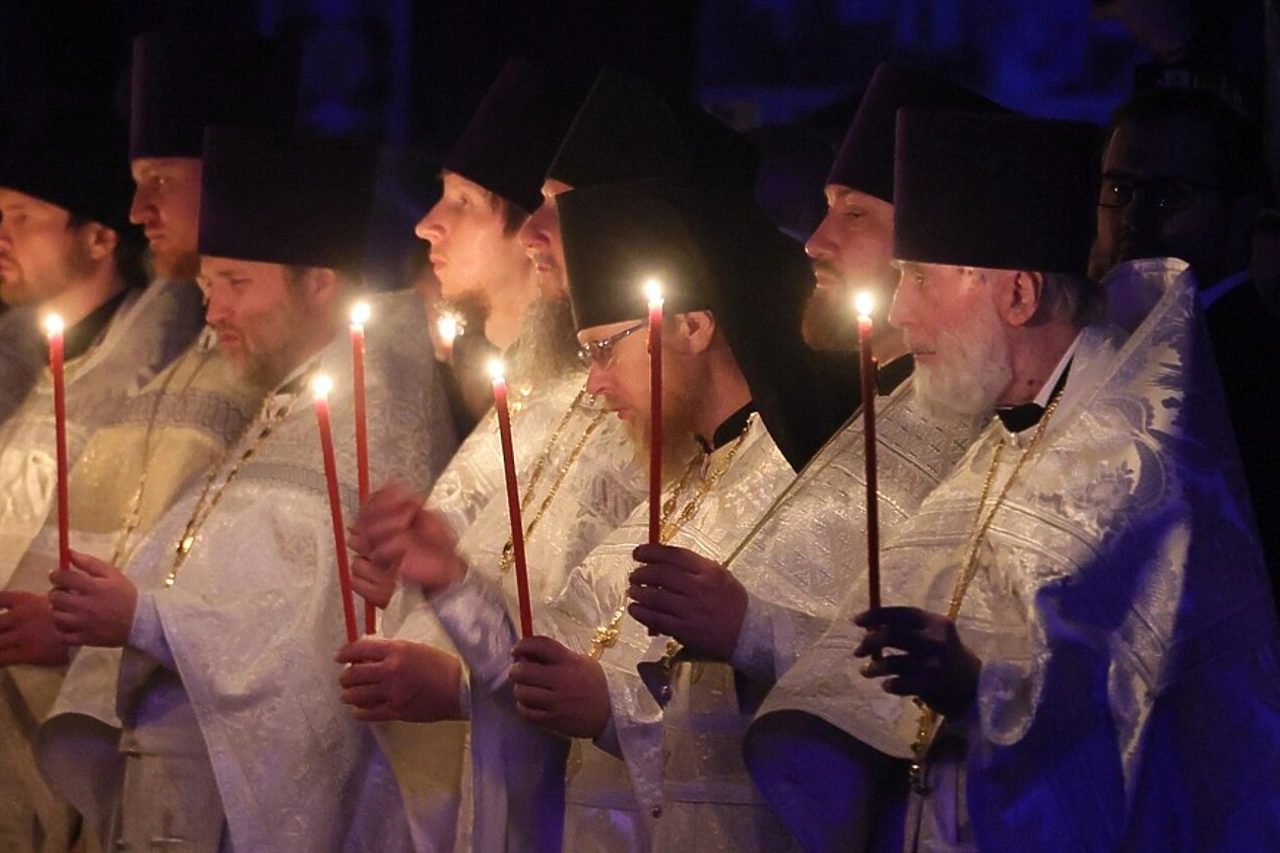 Стало известно, с кем и где на пасхальной службе присутствовал президент России