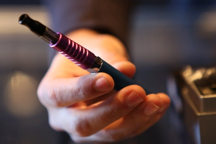 Электронные сигареты, вероятно, начнут отпускать по рецепту