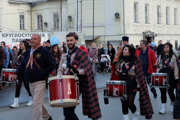 Пасхальный крестный ход в Екатеринбурге прошел под волынки и барабаны