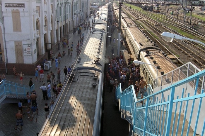 В поезде Екатеринбург — Анапа отравились 10 детей