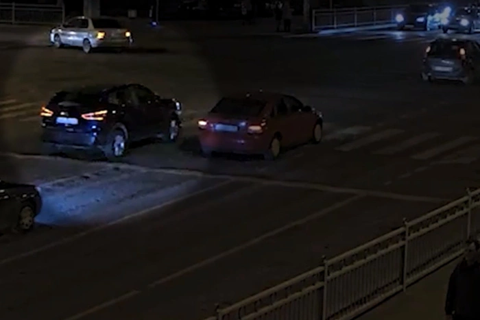 В Екатеринбурге водитель проехал на зеленый свет и получил штраф