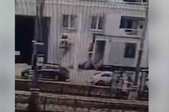 В Екатеринбурге что-то взорвалось напротив ЖК