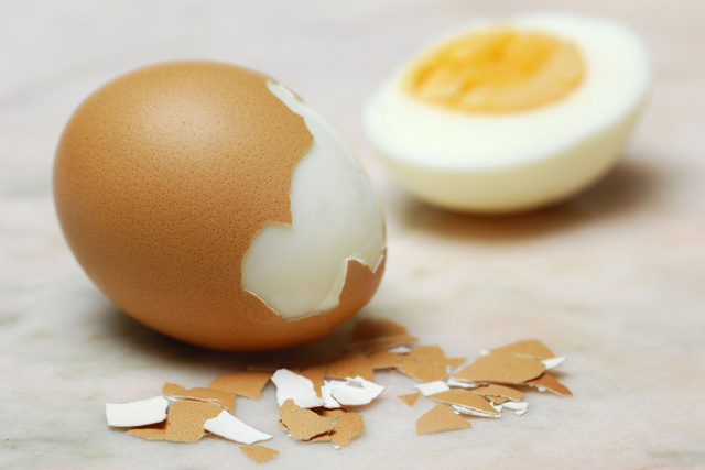 Ученые вернули сваренное яйцо в исходное состояние