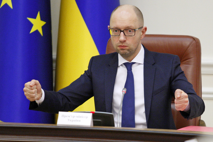 Премьер-министр Украины Яценюк подал в отставку