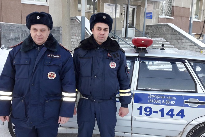 Уральские инспекторы ГИБДД оперативно доставили роженицу в роддом