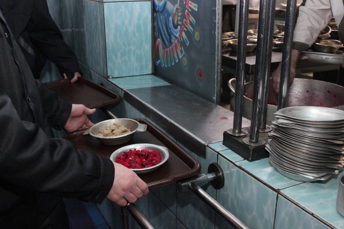 В свердловском ГУФСИН показали, как осужденные пельмени лепили