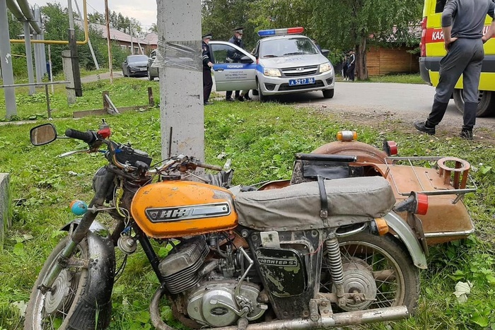 В Свердловской области пьяный отец едва не убил своих детей, решив покатать на мотоцикле
