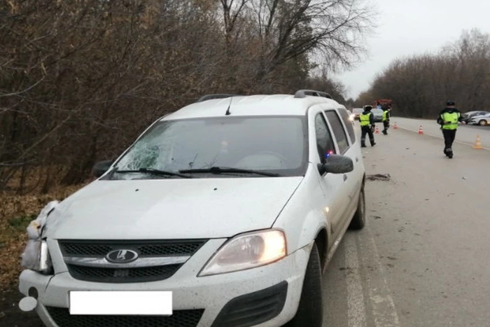 В Екатеринбурге под колёсами «Лады» погибла женщина