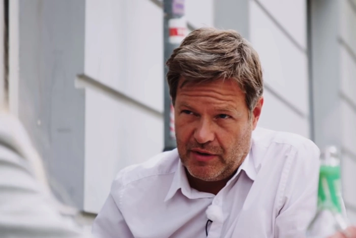 Вице-канцлер Германии призвал немцев сообща «раздражать» Путина