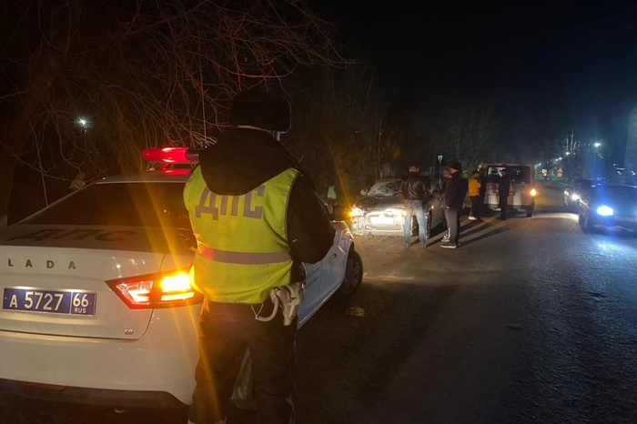 Женщина, перебегавшая дорогу в неположенном месте, погибла под колёсами автомобиля