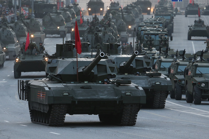 Танк Т-14 «Армата» проехал по Красной площади