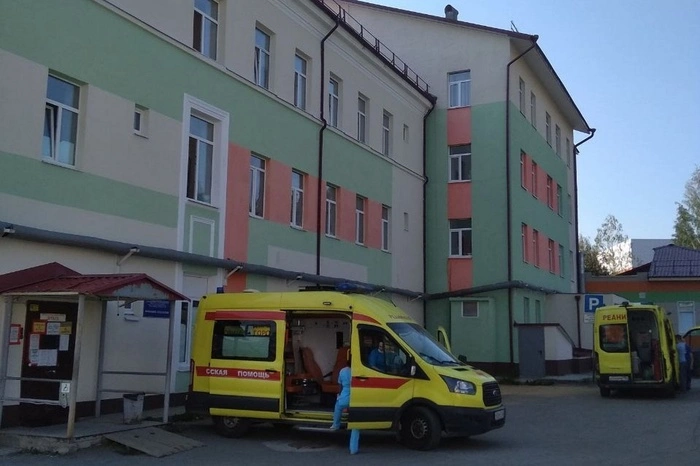 В Екатеринбурге посетителей без маски не пускают в больницу. Законно ли это?