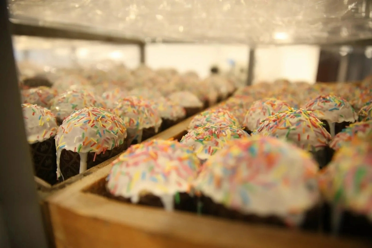 Медики Екатеринбурга на Пасху получат 5 тысяч куличей от Фонда святой Екатерины (ФОТО)