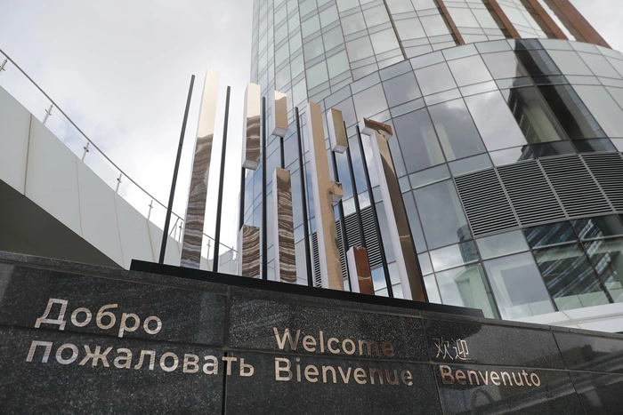 Любуемся пасмурным Екатеринбургом с башни «Исеть»