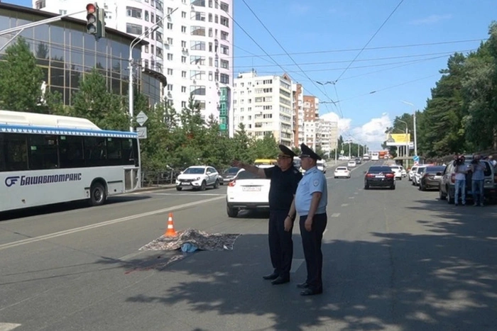 В Уфе водитель насмерть сбила женщину с ребенком, отвлекшись на кормление грудью младенца