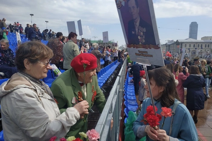 В Екатеринбурге ветеран спецназа лишился орденов по дороге на урок мужества