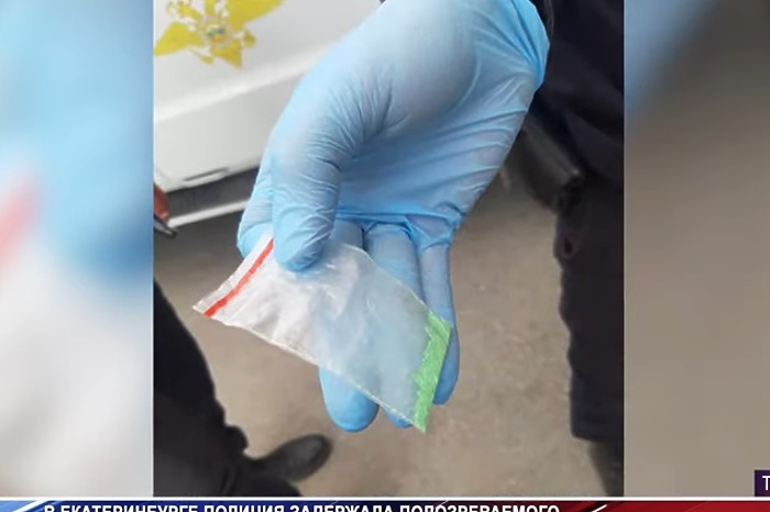 На ВИЗе задержали гендиректора одной из фирм с кокаином и мефедроном